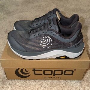 Topo Athletic Ultraventure 4 Men’s Size 9.5 Grey/Grey LIKE NEW